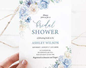 Plantilla de invitación para despedida de soltera con flores en azul polvoriento
