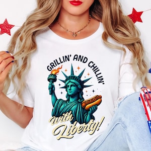 4 de julho png, Grillin e Chillin America png, EUA retrô png, Sublimação da Estátua da Liberdade americana retrô, Bandeira americana EUA png