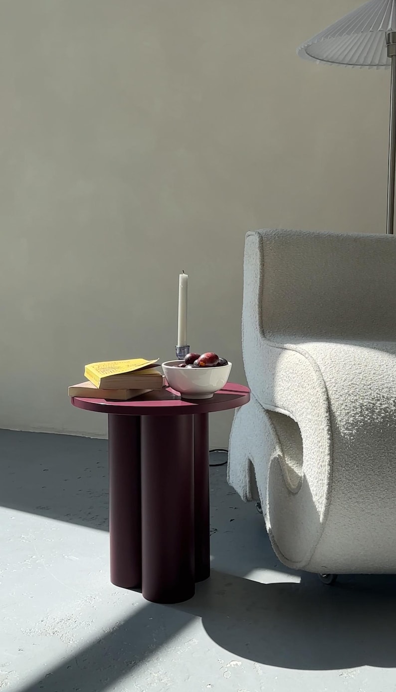 Charming small round side table – perfect for your coffee, lamp, or favorite book!