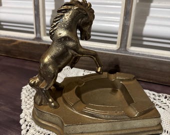 Gift Set: Vintage Chariot Horse Etched Marble Stone Cigarette