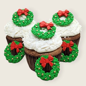 Fondant Edible Wreaths 6 Christmas Holiday Party Cake Decorations Cupcake Toppers Green Red Bows Berries
