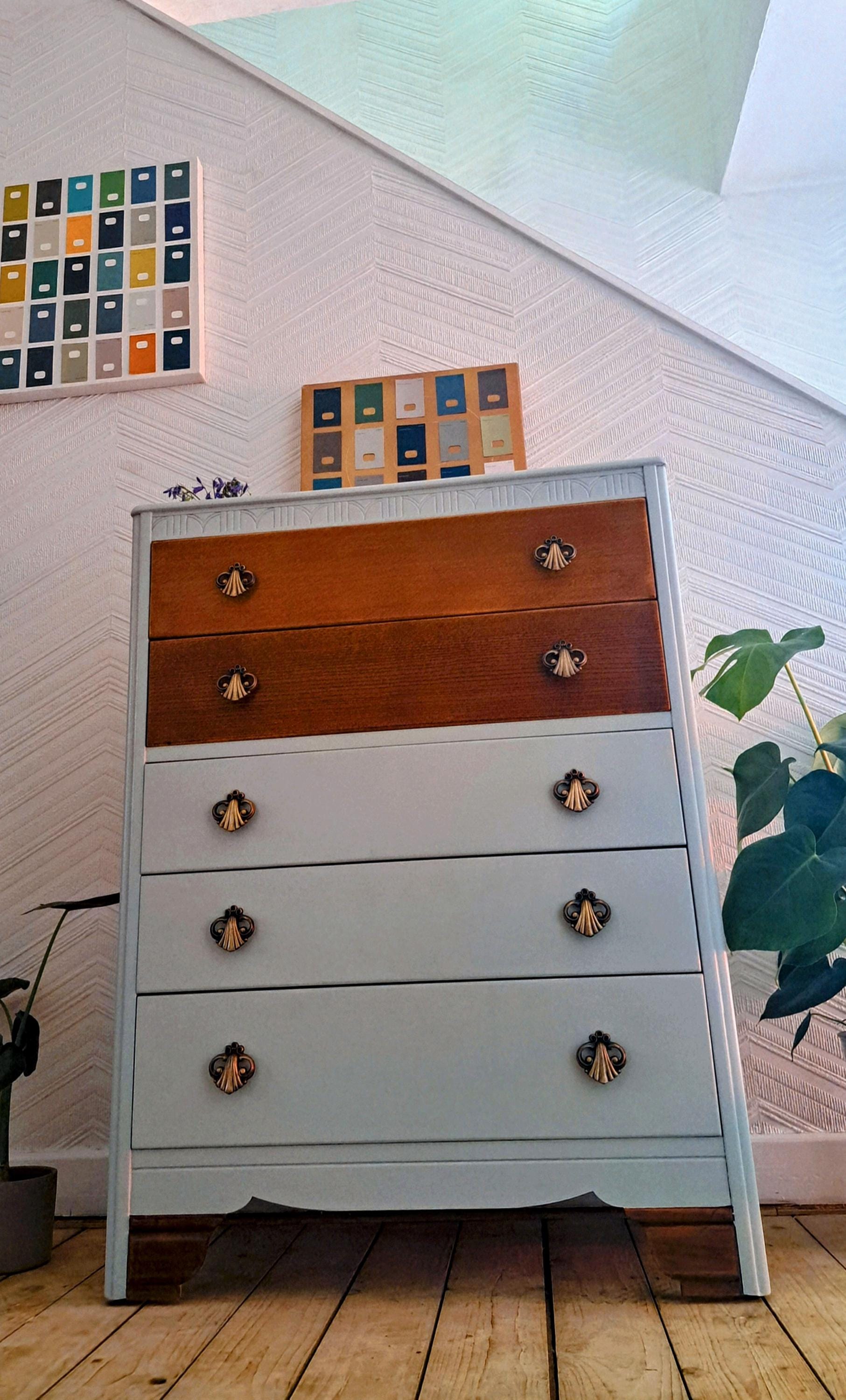Harris Lebus 5 drawer chest of drawers/tallboy.