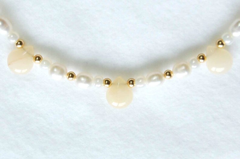 Pearl and Gemstone Beaded Necklace, Dainty Freshwater Pearl Sweetheart Necklace, Cream White and Gold Pastel June Birthstone Jewelry image 2