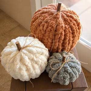Chunky Knit Pumpkin Throw Pillows