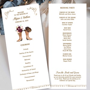 Pode incluir: Programa da cerimônia de casamento com um tema rústico. A capa apresenta uma ilustração em aquarela de duas botas de cowboy com flores bordô. O programa lista a ordem dos eventos da cerimônia e inclui os nomes dos membros da festa de casamento.