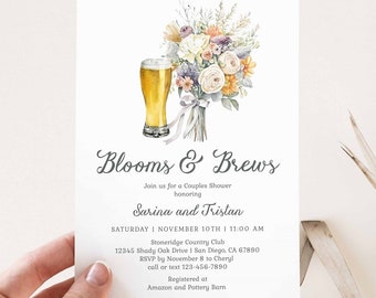 Peut inclure: Une invitation à une fête prénuptiale avec une illustration aquarelle d'un bouquet de fleurs et d'un verre de bière. Le texte indique "Blooms & Brews" et "Rejoignez-nous pour une fête prénuptiale en l'honneur de Sarina et Tristan". L'invitation comprend la date, l'heure, le lieu, les informations RSVP et les détails du registre.