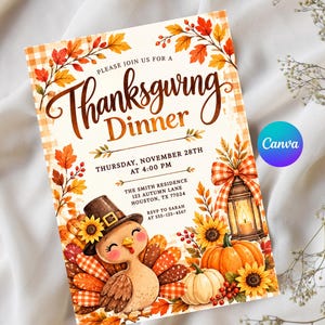 Puede incluir: Una tarjeta de invitación para una cena de Acción de Gracias con un pavo de dibujos animados con sombrero, calabazas, girasoles y hojas de otoño. El texto dice: Please join us for a Thanksgiving Dinner, Thursday, November 28th at 4:00 PM.
