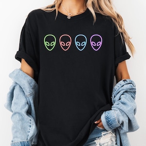 Alien shirt, retro alien tshirt, vintage alien T-shirt, neon alien grafisch T-shirt, ufo-shirt, ruimteshirt, sciencefiction-shirt, alien, grappig T-shirt