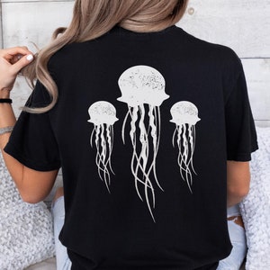 Unisex Jellyfish Graphic Tee, Ocean lovers shirt, Nature shirt, Animal Shirt, Ocean Creature Shirt, Marine Life Shirt, Jellyfish Tshirt