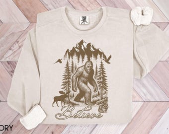 Big Foot Shirt, Sasquatch t-shirt, oversized big foot sweatshirt, womens big foot sweatshirt, mens big foot shirt, believe in big foot shirt