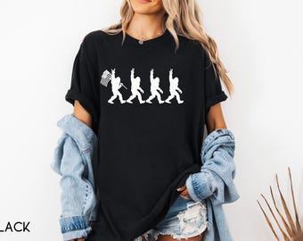 Big Foot Shirt, Sasquatch t-shirt, oversized big foot shirt, womens big foot shirt, womens oversized shirts, mens big foot shirt, big foot