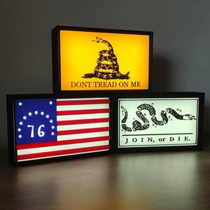 American Revolution Flags (Lightbox)