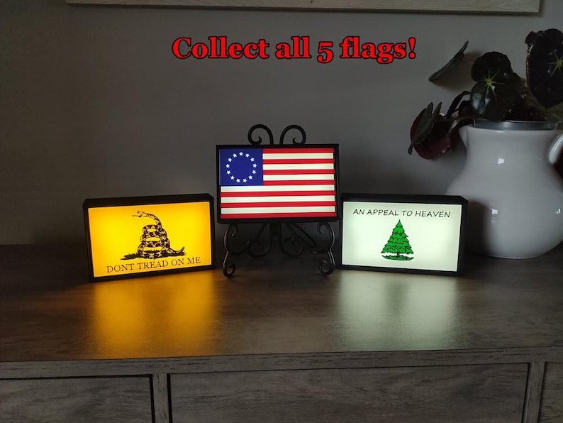 Collect all 5 of these patriotic flags of the American Revolution to create the ultimate Amerciana ambiance in your favorite space.