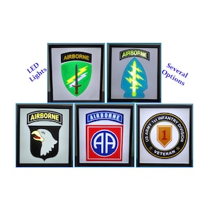 LED Militär Insignias (mehrere Versionen) - Neon Militärabzeichen & Aufnäher - Verschiedene Embleme der Armee (leuchtend)