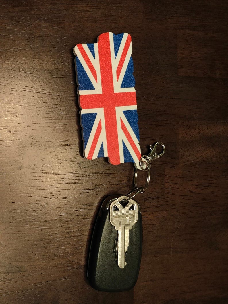 K&ouml;nnte beinhalten: Ein Set aus drei Keramikbechern mit gesprenkelter, matter Oberfl&auml;che. Die Becher sind in Creme-, Hellbraun- und Dunkelbraunt&ouml;nen gehalten. Jeder Becher hat ein schlichtes, minimalistisches Design.