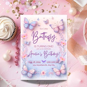 Modèle numérique modifiable d'invitation d'anniversaire pastel sur le thème des papillons | Thème de fête papillon magique rose et violet | Invitation petit papillon