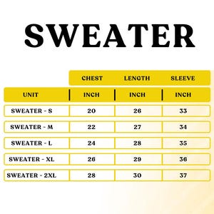 Puede incluir: Una tabla con la palabra "SWEATER" en letras negras grandes en la parte superior. La tabla muestra medidas en pulgadas para tallas de su&eacute;ter, de la S a la 2XL. El encabezado amarillo indica medidas de pecho, largo y manga.