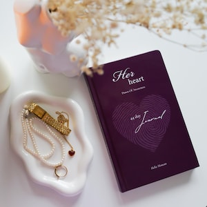 Guided Journal for Gratitude, Mindfulness & Self-Development - HerHeart Daily Planner (44 Days)