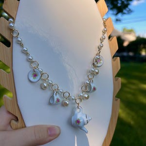 Charming Tea Time Necklace – Vintage Teapot and Teacup Charm, Pearl Beaded Tea Party Jewelry, Cottagecore Gift for Her