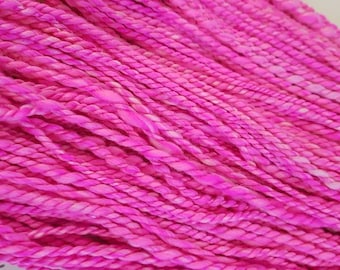 Roze handspun merino wol, fuschia merino wol, roze handspun garen, handspun merino garen, roze wol, roze garen