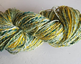 Green vegan yarn, handspun green yarn, yellow bamboo yarn, handspun bamboo yarn, green bamboo yarn, flax yarn, green glitter