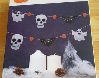 Halloween felt garland kit, skull garland kit, bat garland kit, ghost bunting kit, bar bunting, goth decor kit