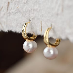Hoop Perlen Ohrringe, 14K Vergoldete Perlenohrringe, Süßwasser Perlenohrringe, Perlenohrringe, Hochzeitsschmuck