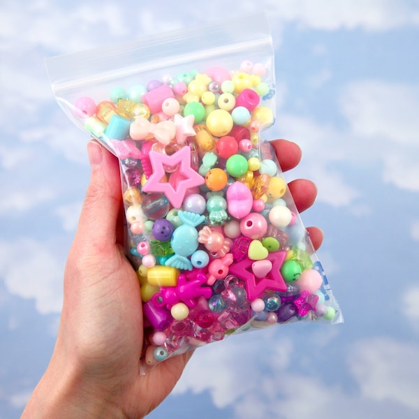 Acrylic Bead Grab Bag - Cute Mixed Lot of Plastic Beads - great for kandi, ispy, sensory crafts, jewelry making - Over 200 pcs