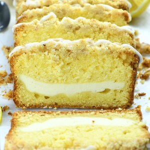 Ricetta del plumcake al limone e crema di formaggio: copertura di briciole di streusel (ricetta digitale)