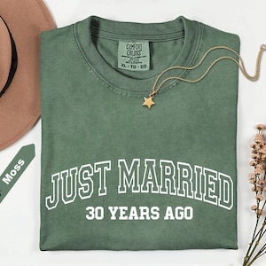Camiseta Comfort Colors® "Recién casados hace 30 años", regalo para 30.º, 40.º y 50.º aniversario, camisetas personalizadas a juego para parejas, 50 años juntos imagen 2