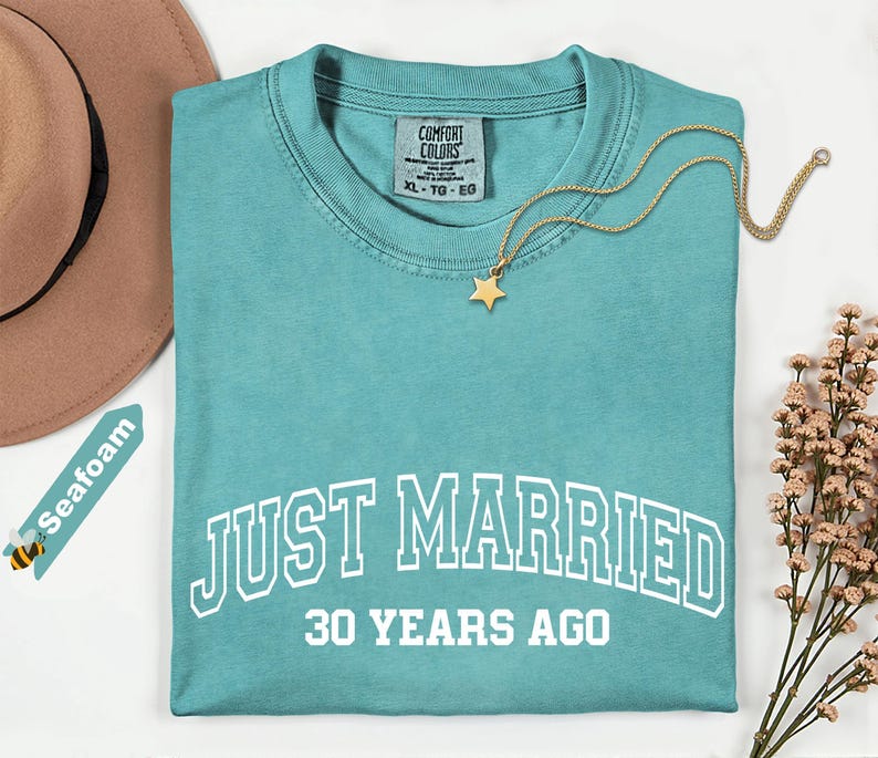 Camiseta Comfort Colors® "Recién casados hace 30 años", regalo para 30.º, 40.º y 50.º aniversario, camisetas personalizadas a juego para parejas, 50 años juntos imagen 3