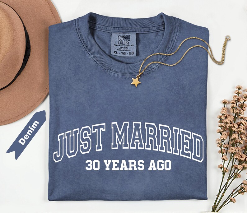 Camiseta Comfort Colors® "Recién casados hace 30 años", regalo para 30.º, 40.º y 50.º aniversario, camisetas personalizadas a juego para parejas, 50 años juntos imagen 6