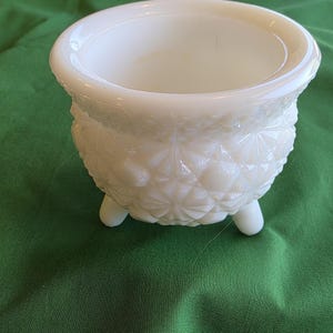 Vintage Mini Milk Glass Kettle Planter, Daisy & Button Footed Cauldron, L. G. Wright, Small White Glass Decor.