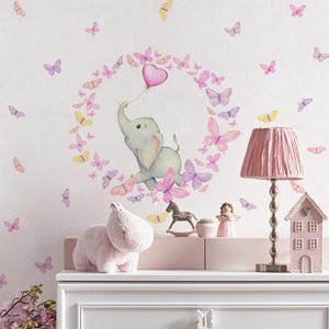 Pegatina de pared con diseño de mariposas alrededor de un globo de elefante, acuarela, para habitación infantil, puerta, refrigerador, inodoro, decoración del hogar