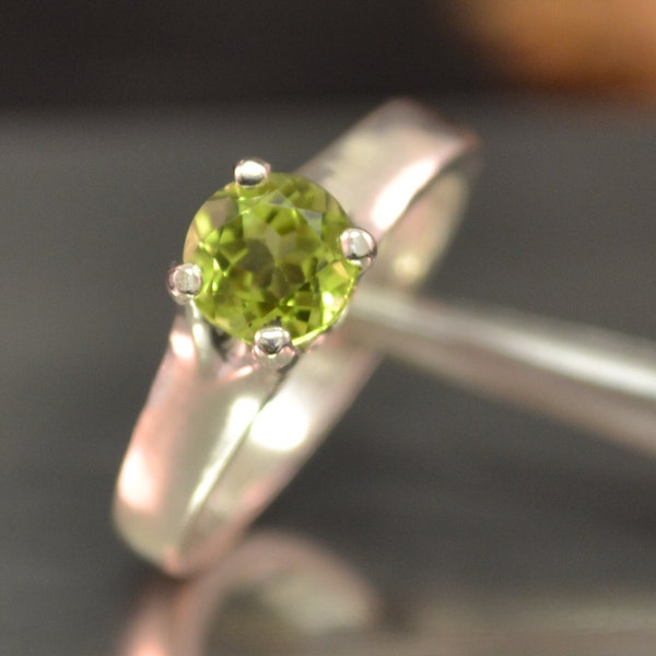 Peridot Ring Peridot Jewelry Peridot Engagement Ring Peridot Gemstone Ring August Birthstone Ring Green Ring Size 7 Green Engagement Ring