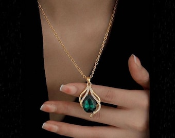 Emerald Green Crystal Leaf Pendant Necklace, Gold Botanical Nature Jewelry