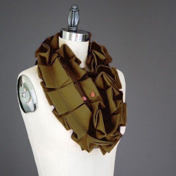 KOMO Wool Neck Garland Scarf in Olive was 2 now ONLY ONE