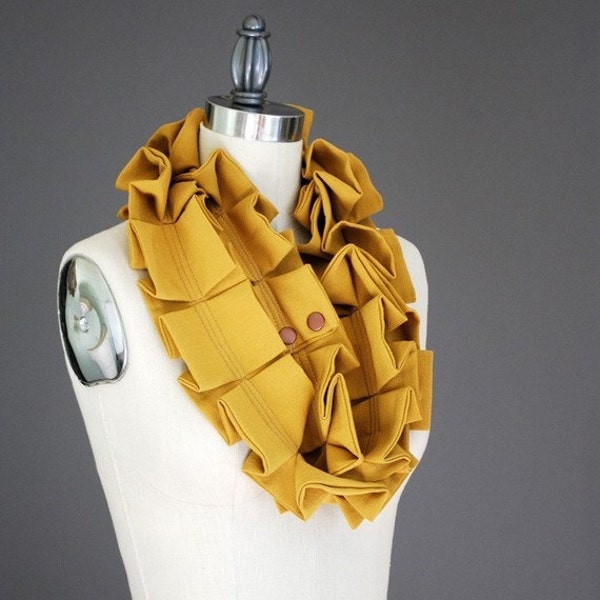 KOMO Wool Neck Garland Scarf in Harvest Gold