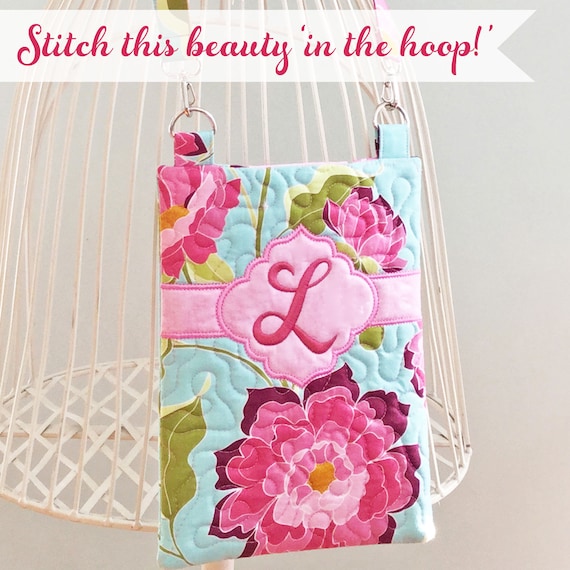 Mesh Zipper Pouch in the hoop machine embroidery design