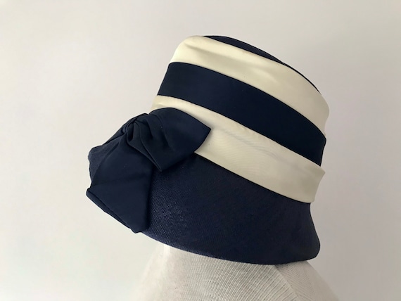 1950s vintage Ladies navy blue and white silk ribb