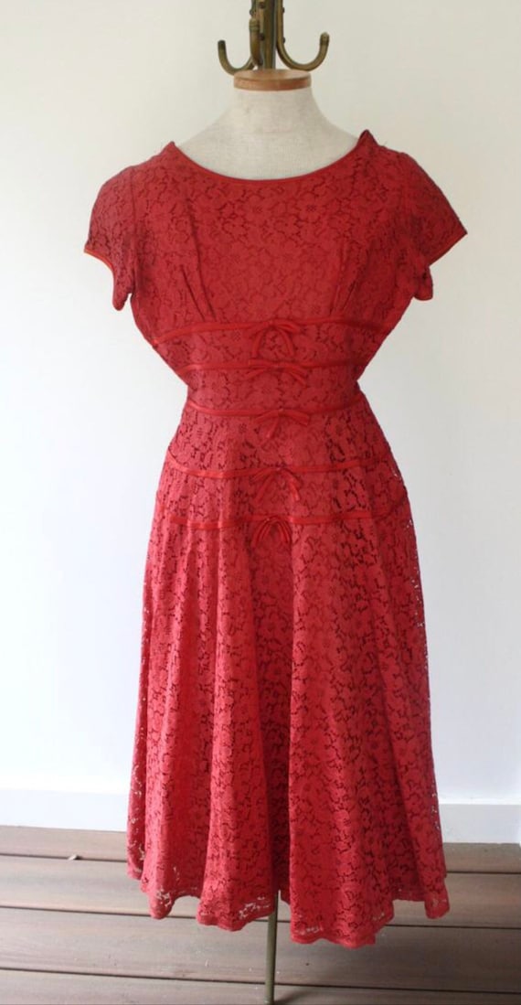 1950s Crimson Red Lace A-Line Party Swing Dress X… - image 2