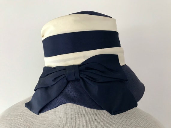 1950s vintage Ladies navy blue and white silk rib… - image 2