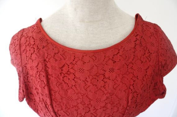 1950s Crimson Red Lace A-Line Party Swing Dress X… - image 3