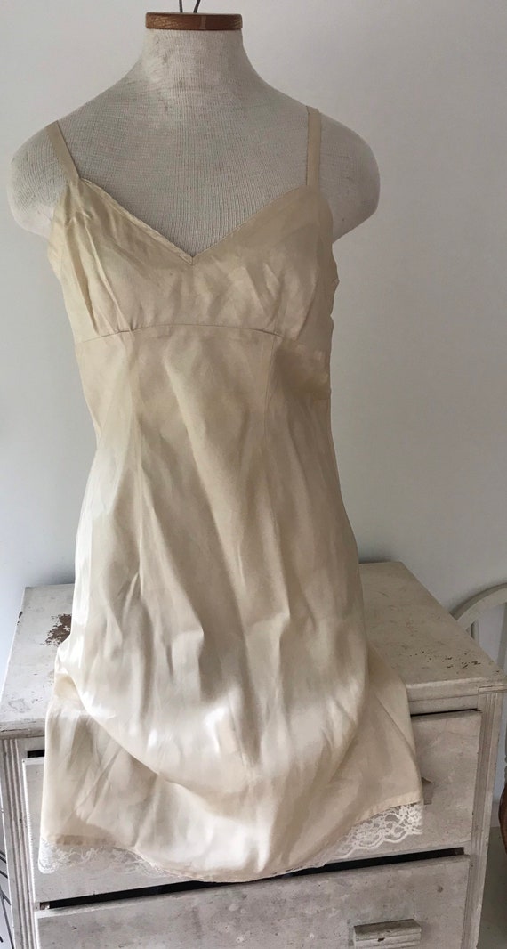 1960s lingerie/petticoat/slip vintage ivory synth… - image 2