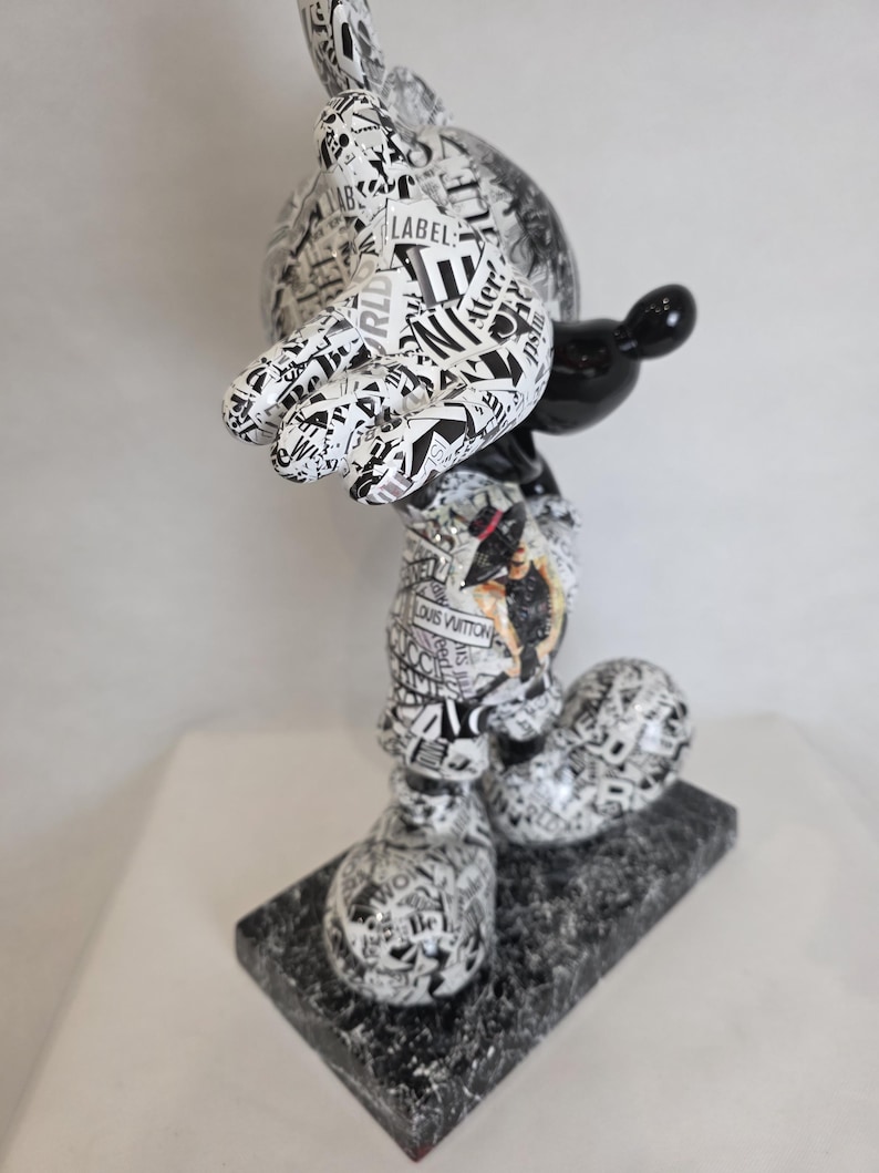 ArtBrut By Ann - Escultura pop art do Mickey Mouse em preto e branco, edição limitada, estatueta de luxo do Mickey, esculturas exclusivas feitas à mão, loja de presentes. imagem 9