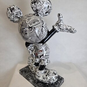 ArtBrut By Ann - Escultura pop art do Mickey Mouse em preto e branco, edição limitada, estatueta de luxo do Mickey, esculturas exclusivas feitas à mão, loja de presentes. imagem 17