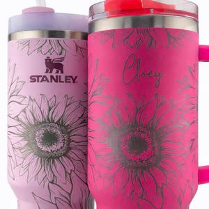 Puede incluir: Un juego de tres tazas de cer&aacute;mica con un acabado mate moteado. Las tazas son de color crema, gris claro y gris oscuro. Cada taza tiene un dise&ntilde;o simple y minimalista, ideal para caf&eacute; o t&eacute;.