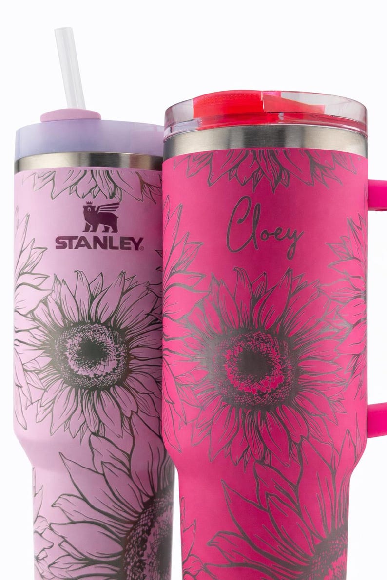 Puede incluir: Un juego de tres tazas de cer&aacute;mica con un acabado mate moteado. Las tazas son de color crema, gris claro y gris oscuro. Cada taza tiene un dise&ntilde;o simple y minimalista, ideal para caf&eacute; o t&eacute;.