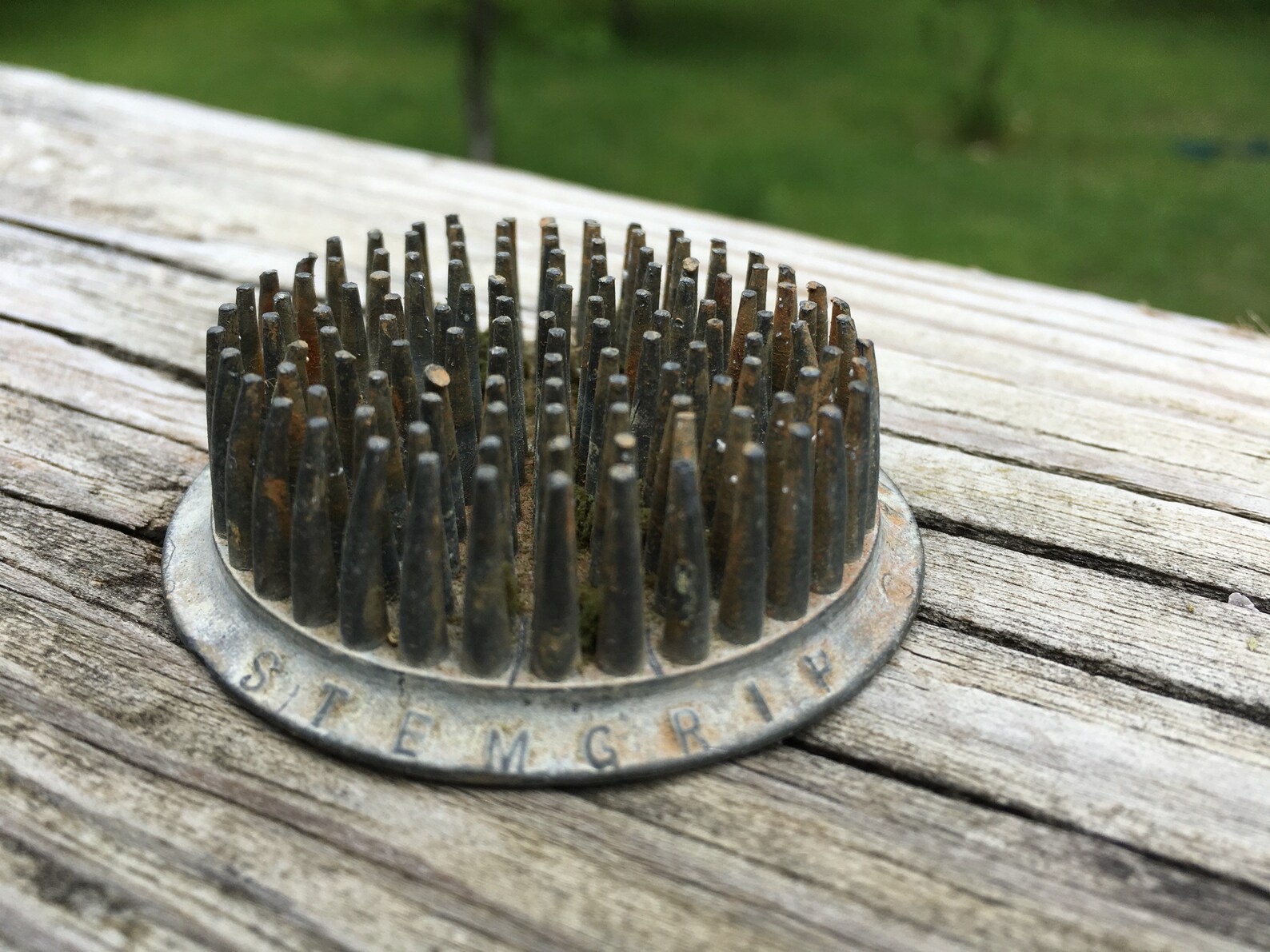 Vintage Stemgrip 17 Flower Holder Pin Frog Heavyweight Metal Etsy