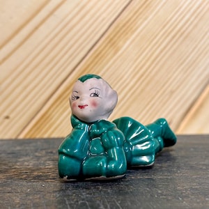 Green Gilner Pixie Posing for a Pic! Pointy Ears Rosy Red Cheeks Elf Figurine Farmhouse Inspired Tiered Tray Decor READ